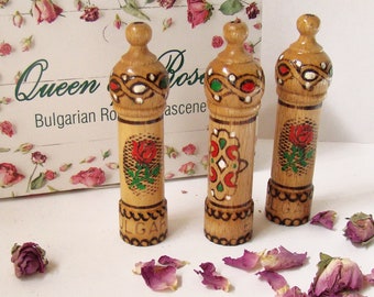 Petit coffret cadeau parfum à l'huile de ROSE de Bulgarie avec 3 ampoules de 2,1 ml souvenirs en bois