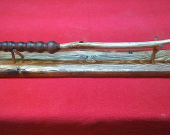 Varita de roble oscuro y arce "Scimitar" con soporte