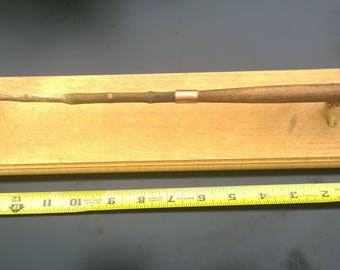 Varita de cobre y arce de hickory con soporte