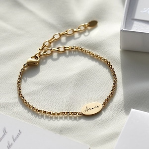 Personalized golden Charm bracelet with oval tag 18K gold