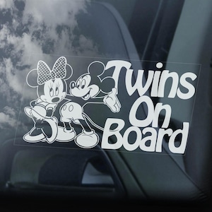 Naklejka Twins on Board, naklejka na szybę samochodu Myszka Miki i Minnie, znak bezpieczeństwa - Twoje imię, tekst, opcja personalizacji - V05