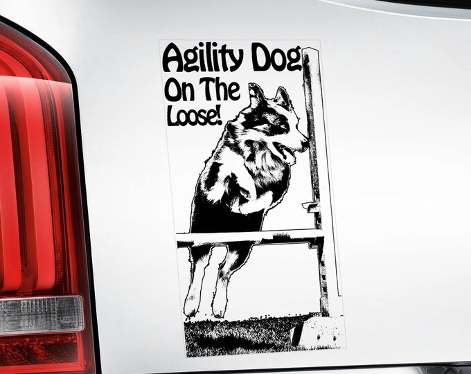 Agility Dog On The Loose! - Car Window Sticker - Dog on Board Sign Decal Border Collie -V01BLK