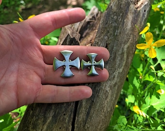 Odznaka Templariuszy Krzyż na czapkę, symbol rycerzy templariuszy, odznaka Żołnierzy Chrystusa na płaszcz, odznaka Krzyża Pattee na płaszcz, Katolicki Krzyż Wojskowy