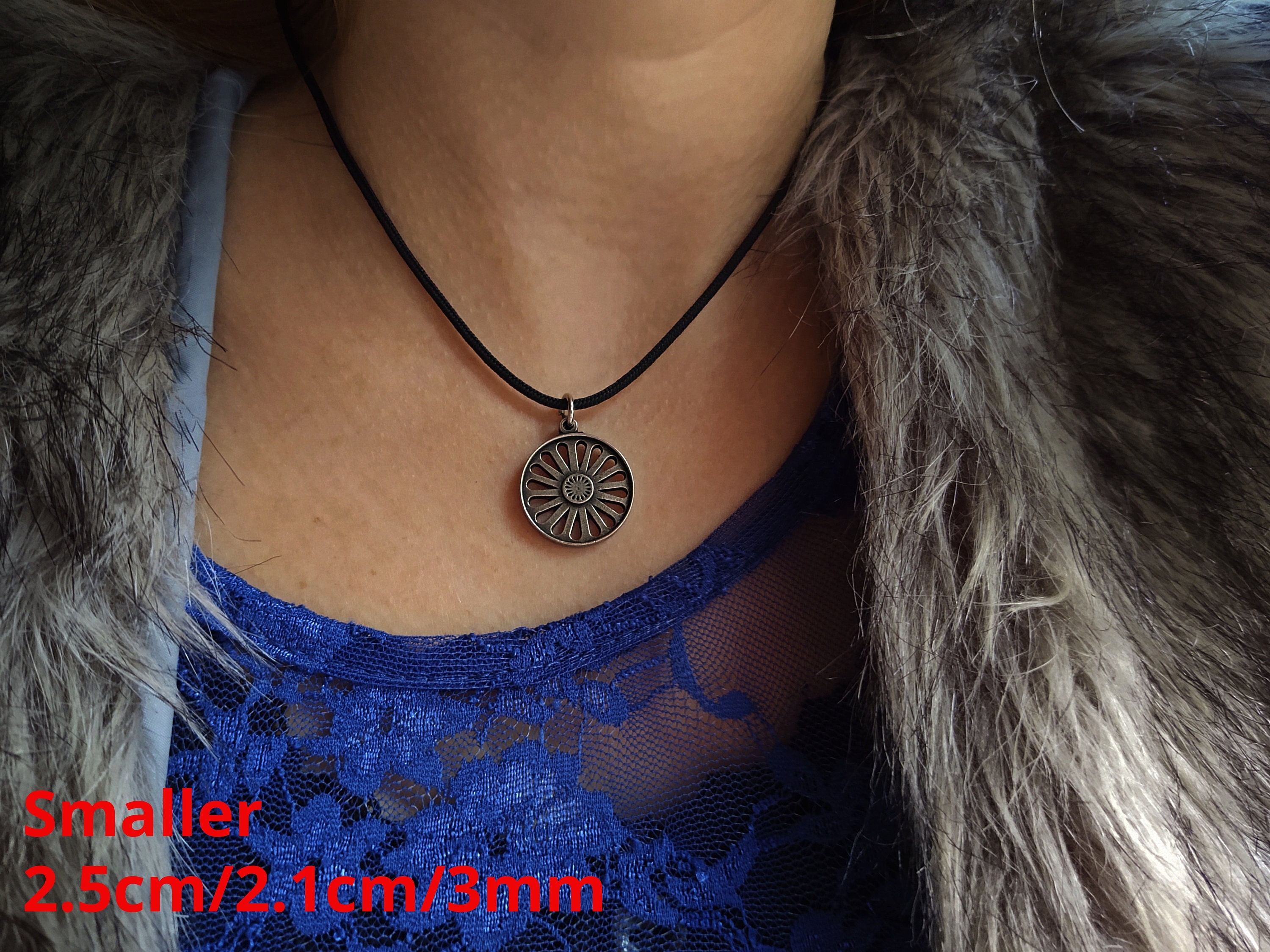 ロマのチャクラホイールネックレスペンダントタリスマン、アショカ