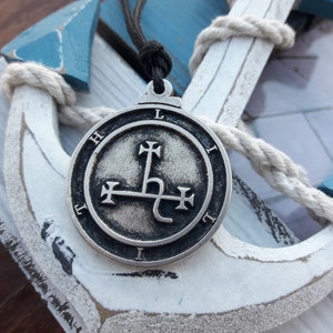 Sigil of Lilith Queen of the Night necklace amulet,Esoteric Necklace Goddess Lilith Seal Demon Mythology talisman,mistress of Darkness