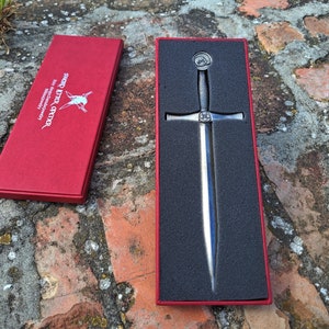 Abrecartas del déspota de la Orden del Dragón, Stefan Lazarevic, espada del dragón de San Jorge, Orden del Dragón de Segismundo, espada de la Orden del Dragón de Serbia