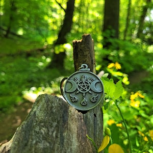 Triple Moon Pentacle Pendant,Hecate triple moon pentacle jewelry,Fire Goddess Magic Witch jewelry,The Strophalos,pagan and Wiccan symbol