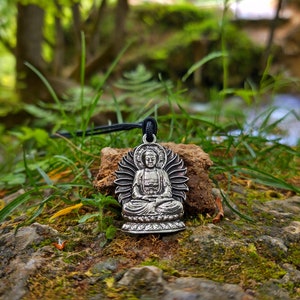 Buddha Siddhattha Gotama pendant,Buddhist jewelry Spiritual jewelry Yoga pendant,Buddhism Maitreya jewelry,Shakyamuni,Nirvana jewelry,spirit
