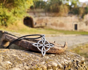 Witches' knot necklace,Wicca necklace,Magic pendant,Gothic necklace,magic or witchcraft jewelry,Celtic knot,Magic knot,Witch’s Charm,gothic