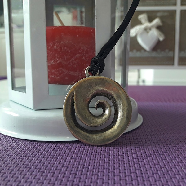 Maori spiral Koru pendant necklace and keychain,New Zeland shell Koru spiral jewelry,new life symbol,silver fern frond,maori snail necklace