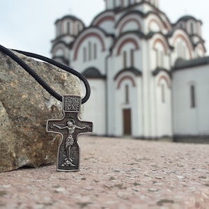 Petit collier croix crucifix orthodoxe vintage mignon, croix religieuse chrétienne de Jésus-Christ, аси и охрани, croix russe et serbe, église