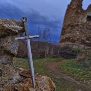 Abrecartas con espada medieval vintage con cruz cristiana ICXC NIKA, abrecartas con espada con cruz ortodoxa, espada con cruz cristiana para sobres