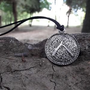 Spartan Shield V symbol Ancient Greek necklace,Lacedaemon ancient warrior shield necklace,Leonidas king,Thermopylae 300 spartans jewelry