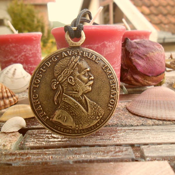 Franz Joseph coin necklace keychain,Austrian 1915 Gold Ducats,Franc Ios I D G Austriae Imperator,Emperor of Austria and King of Hungary Coin
