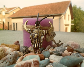 Bull Skull necklace keychain,Rodeo necklace,Buffalo jewelry,Long Horn Skull,Cow skull,animal pendant,wild west BULL SKULL,Southwestern