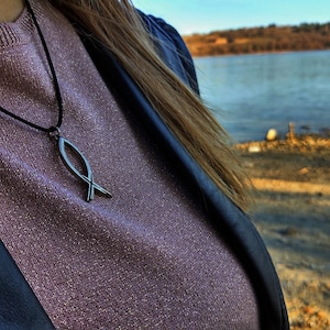 Collar con el símbolo cristiano de Ichthus, collar con el pez de Jesús de Ichthys, símbolo griego antiguo, collar con el pez cristiano, colgante con el signo del pez, cruz