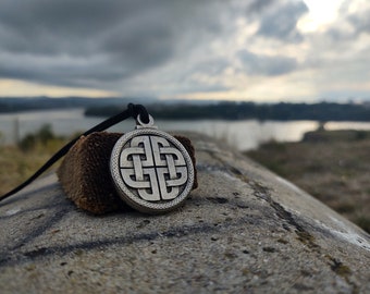 Geknoopte Keltische hanger ketting, sieraden Dara Celtic Knot, Kwartair schild knoop, hanger Dara Celtic Knot, Iers symbool, Keltische mythologie