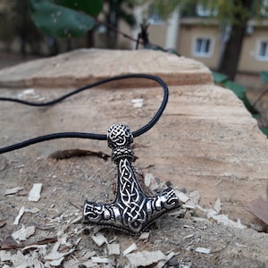 Viking Necklace Wolf Thor&#39;s Hammer necklace keychain,Mjolnir Pendant,Mammen Style Viking Jewelry Scandinavian Norse necklace,Mjölnir Odin