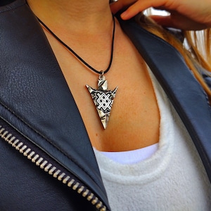 Gungnir Odin symbol spear pendant,Viking spear of Odin necklace,Gungnir spear Odin symbol necklace,Arrowhead Gungnir symbol,Runeletter Gar