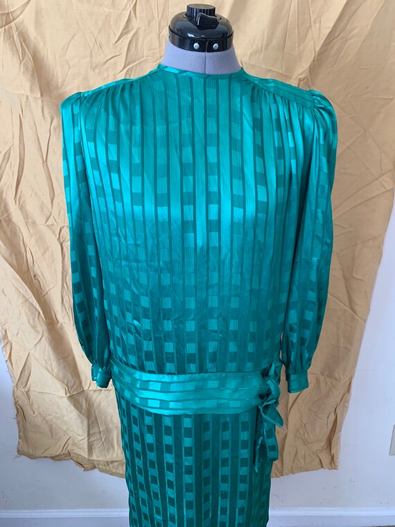 Vintage 80s Emerald Green Metallic Dropwaist Dres… - image 10