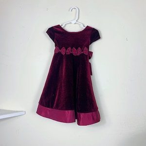 Vintage 90s Y2K Little Girls Burgundy Velvet Christmas Dress Size 2