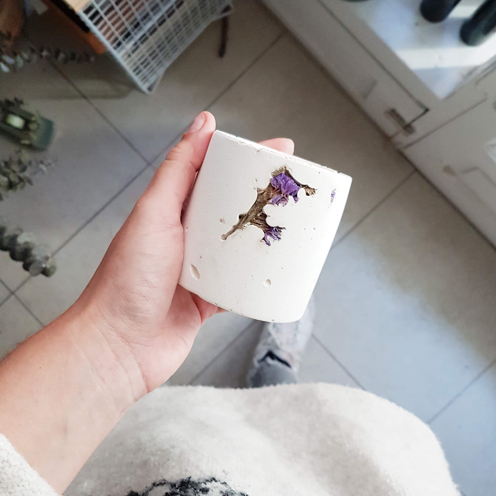 Bougie Fleurie Parfum de Grasse Sans Allergènes, Musc Boisé 200 Ml