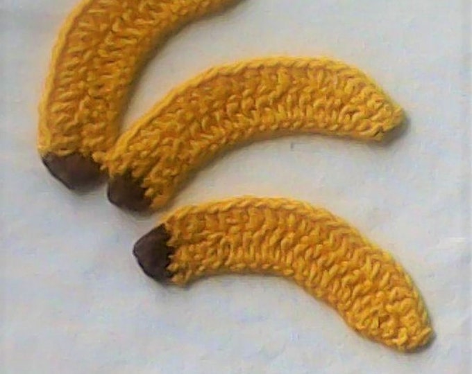 3 crocheted banana application, patches crocheted in yellow scrapbooking card design and decorate clothes