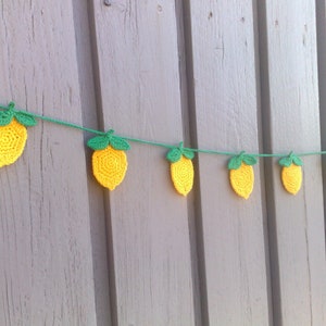 Crochet lemons garland, bunting handmade, rustic decoration, living room, nursery or kitchen wall hangings