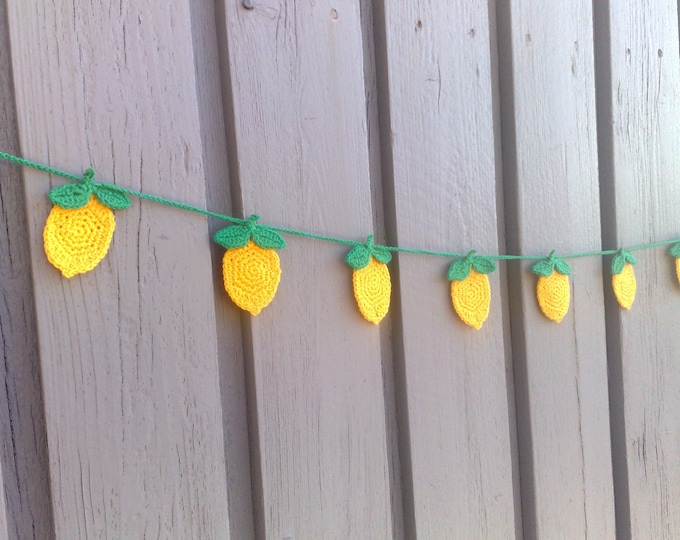 Crochet lemons garland, bunting handmade, rustic decoration, living room, nursery or kitchen wall hangings