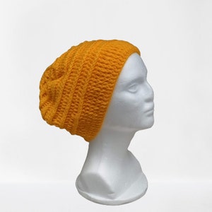 Gehäkelte gelbe Häkelmütze, Damenmütze, Herrenmütze, Wintermütze, Slouchy Mütze, Slouchy Beanie, Häkelmütze