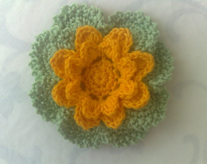 Larger crochet flower in 3.5 inches