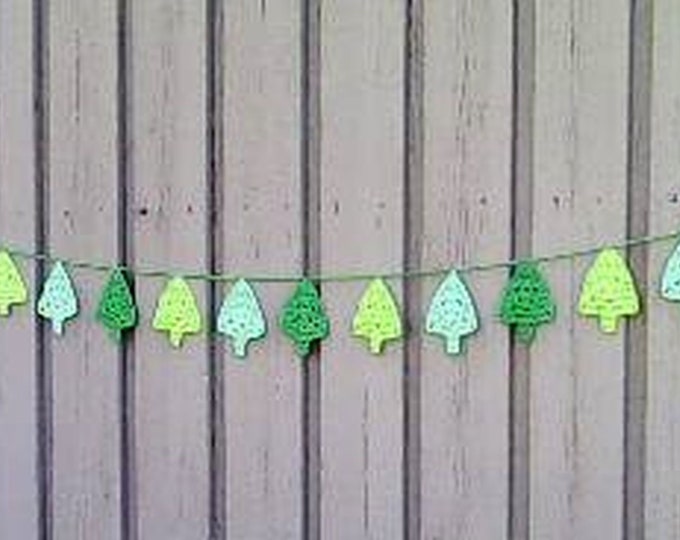 Tree garland crochet tree pennant green, Christmas tree bunting, Christmas décor, green tree bunting