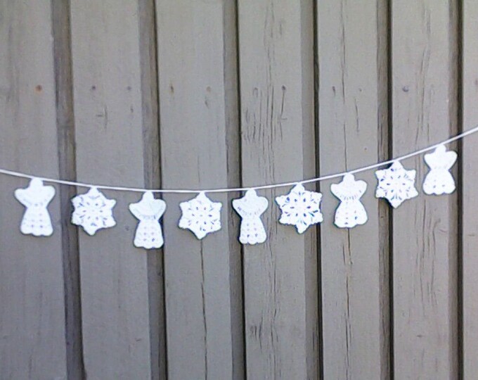 Crochet Christmas garland with 5 angels and 4 snowflakes in white for tree hanging and Christmas decoration