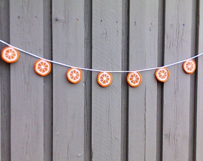 Orange garland crochet with 9 slices of orange, crocheted orange fruits