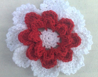 Crochet flower in 3.5 inches in red and white