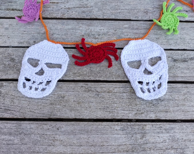 7 skull garland, crocheted Halloween skull, spider garland, Halloween wall décor, Halloween hanging, skull colorful, beautiful decoration