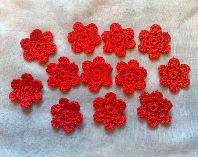 12 red crocheted mini flowers for scrapbooking and to decorate clothes