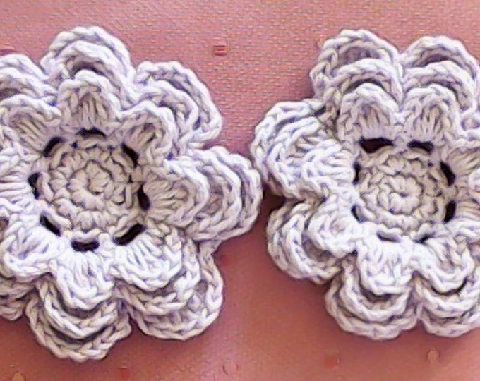 Crochet Flowers in 3 Inches in the Pastel Color light purple, 2 Pieces of Appliques in the Set