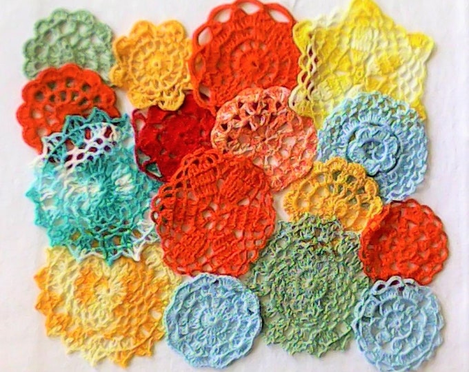 Vintage crochet crochet medallions 16 colorful small mats from 7.5 cm to 13 cm