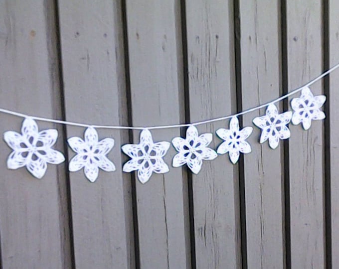 Snowflake garland, crochet white Christmas garland with 7 large stars for tree hanging and Christmas decoration