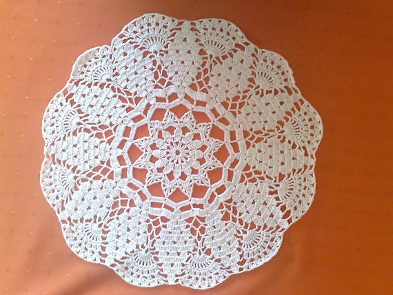 Mother's Day gift crocheted decorative cover in green cotton