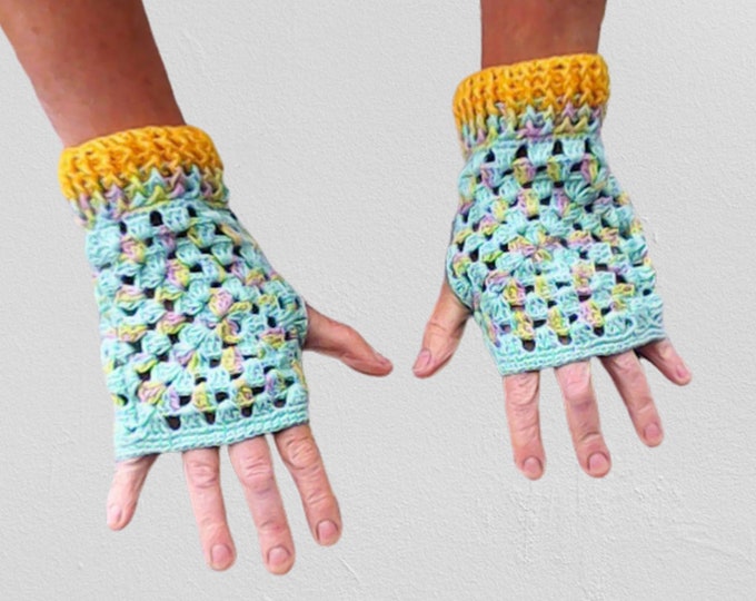 Crochet pulse warmers, Granny Square, fingerless gloves, crochet gloves, arm warmers, pulse warmers, Granny Square gloves