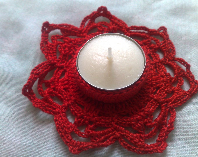 Christmas decoration tealight holder crocheted in red cotton