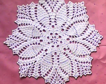 For your coffee table crochet cover in white cotton