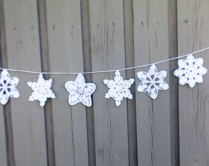 Crochet Christmas garland with 6 large snowflakes in white for tree hanging and Christmas decoration