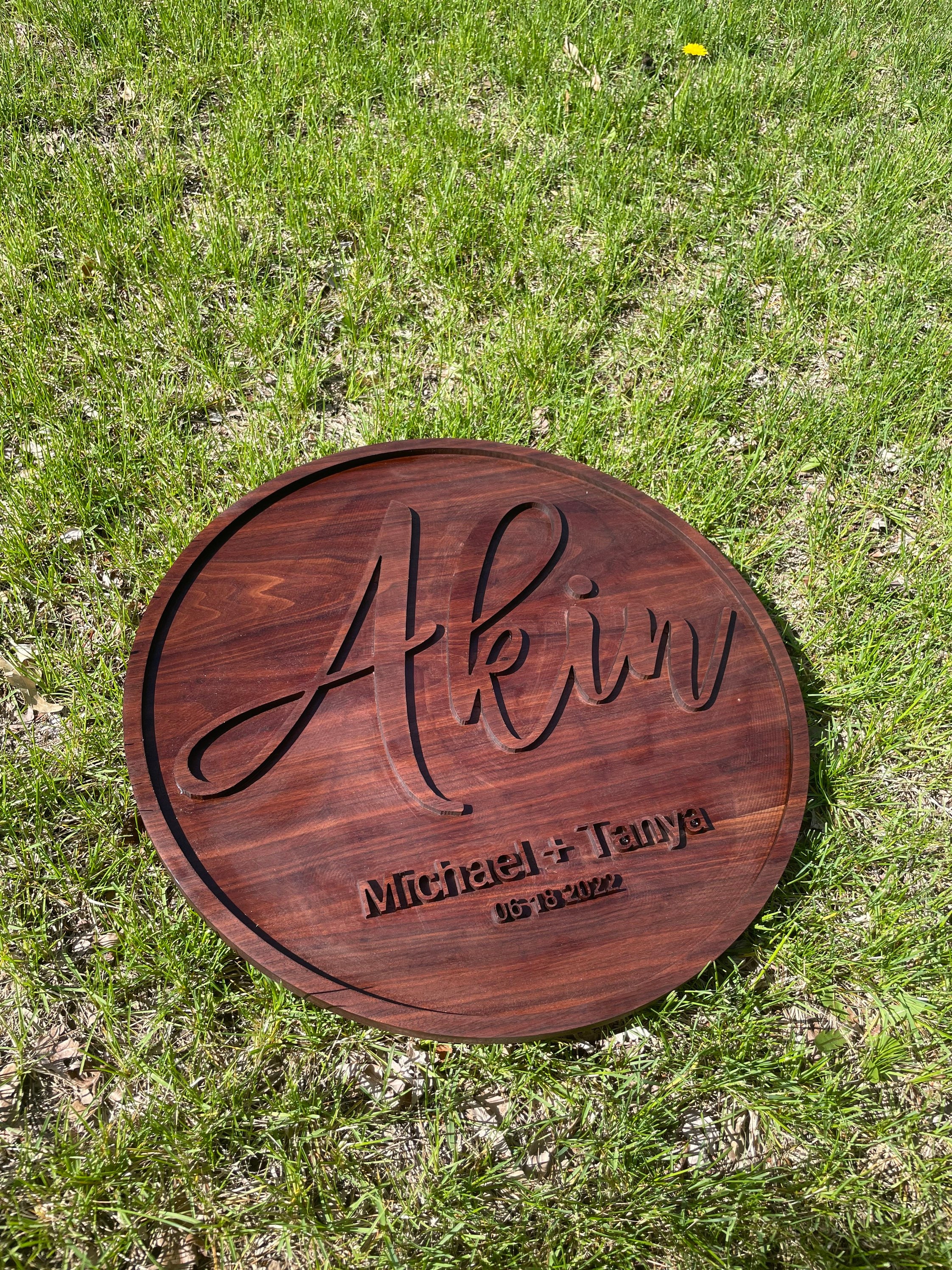 Custom Round Wedding Sign - Thumbnail 2