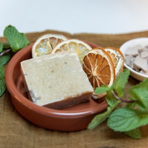 Shampoo bar - Orange & Mint essential oils - rhassoul clay - turmeric - dry or oily hair - handmade vegan and natural - zero waste