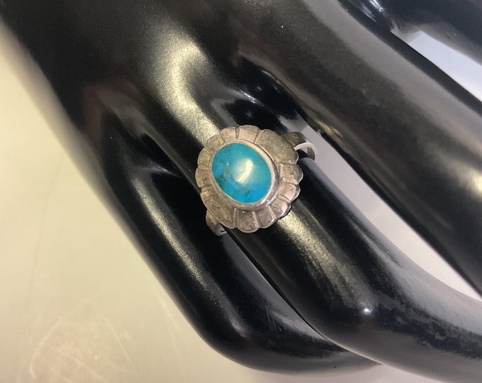 Vintage Sterling Silver Native American Turquoise Flower Ring Size 7 1/2.