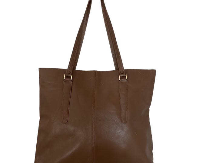 Vintage Demure Tan Leather Shoulder Bag