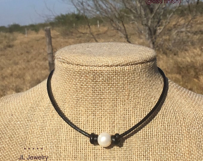 Leather pearl necklace,, 2mm leather cord, Single white pearl choker necklace, Affordable gift, Free shipping, Organza bag included